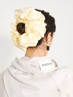 Nackiyé Scrunchy Camelia