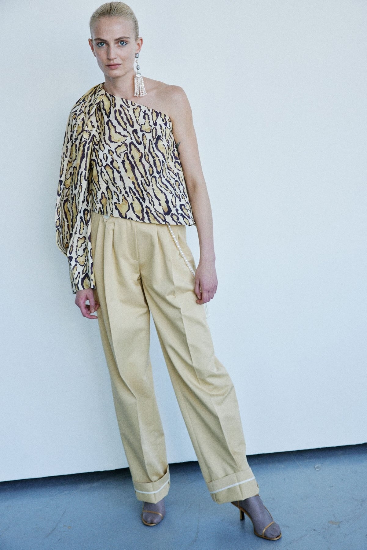 Nackiyé Great Escape One Shoulder Top